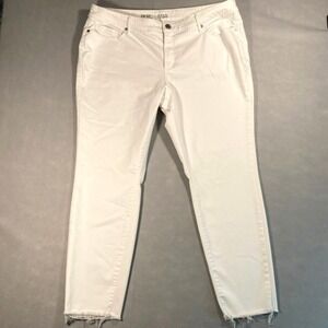 A.N.A White Women's Slim Straight Jeans